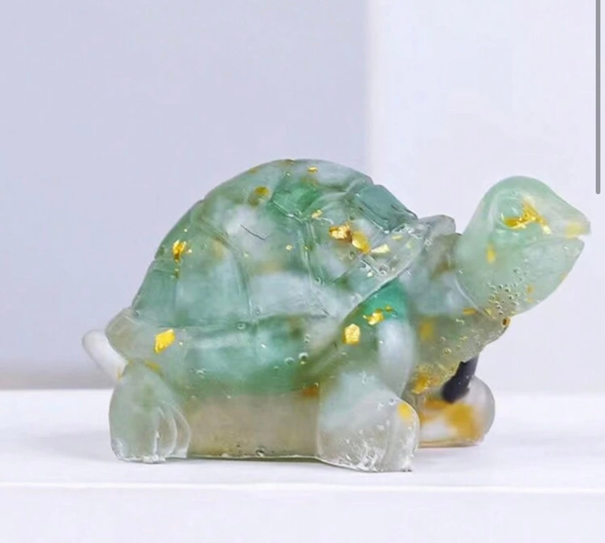 Figura tortuga resina con mineral