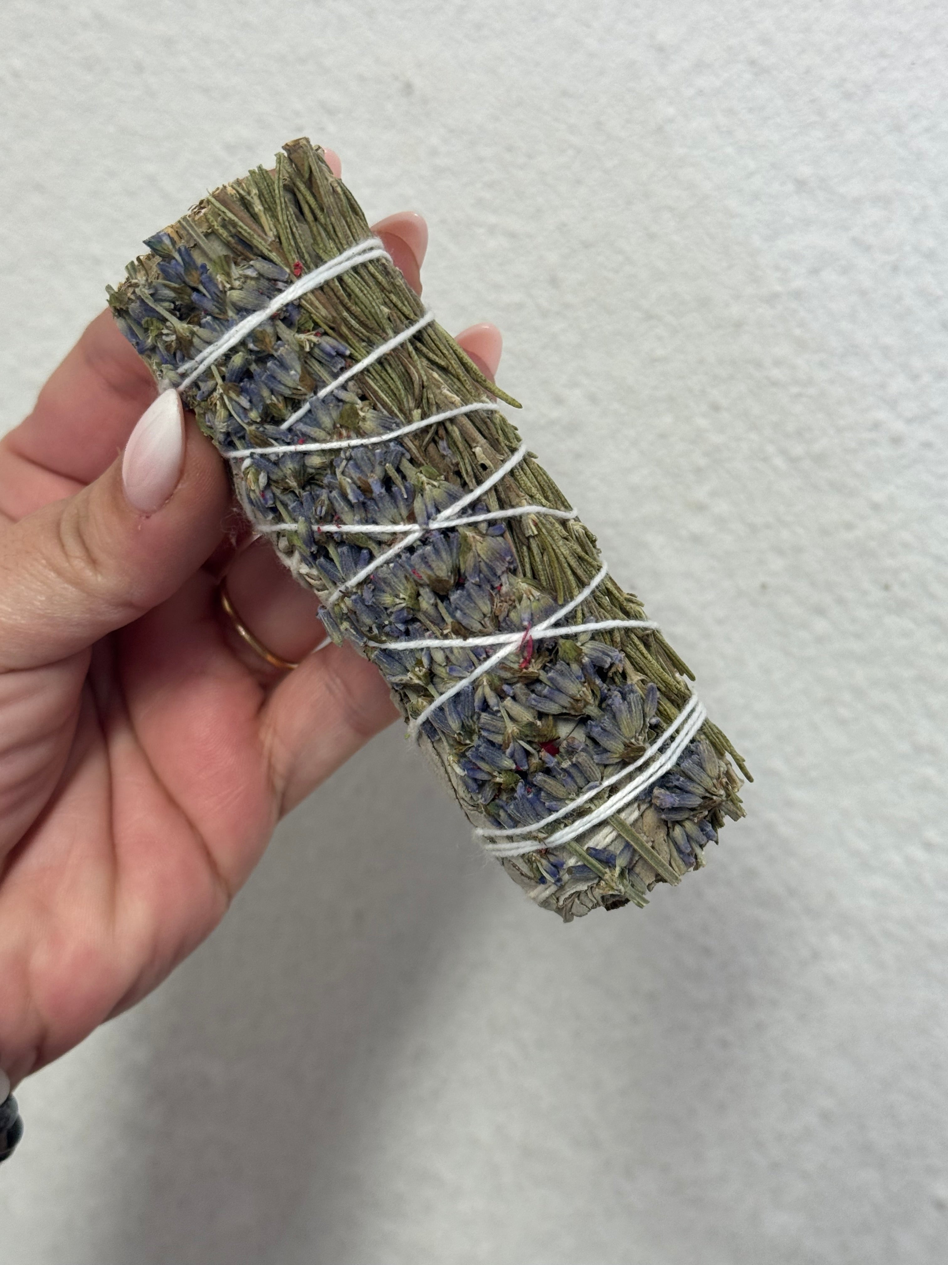Atado de Lavanda – Limpieza Energética y Relajación