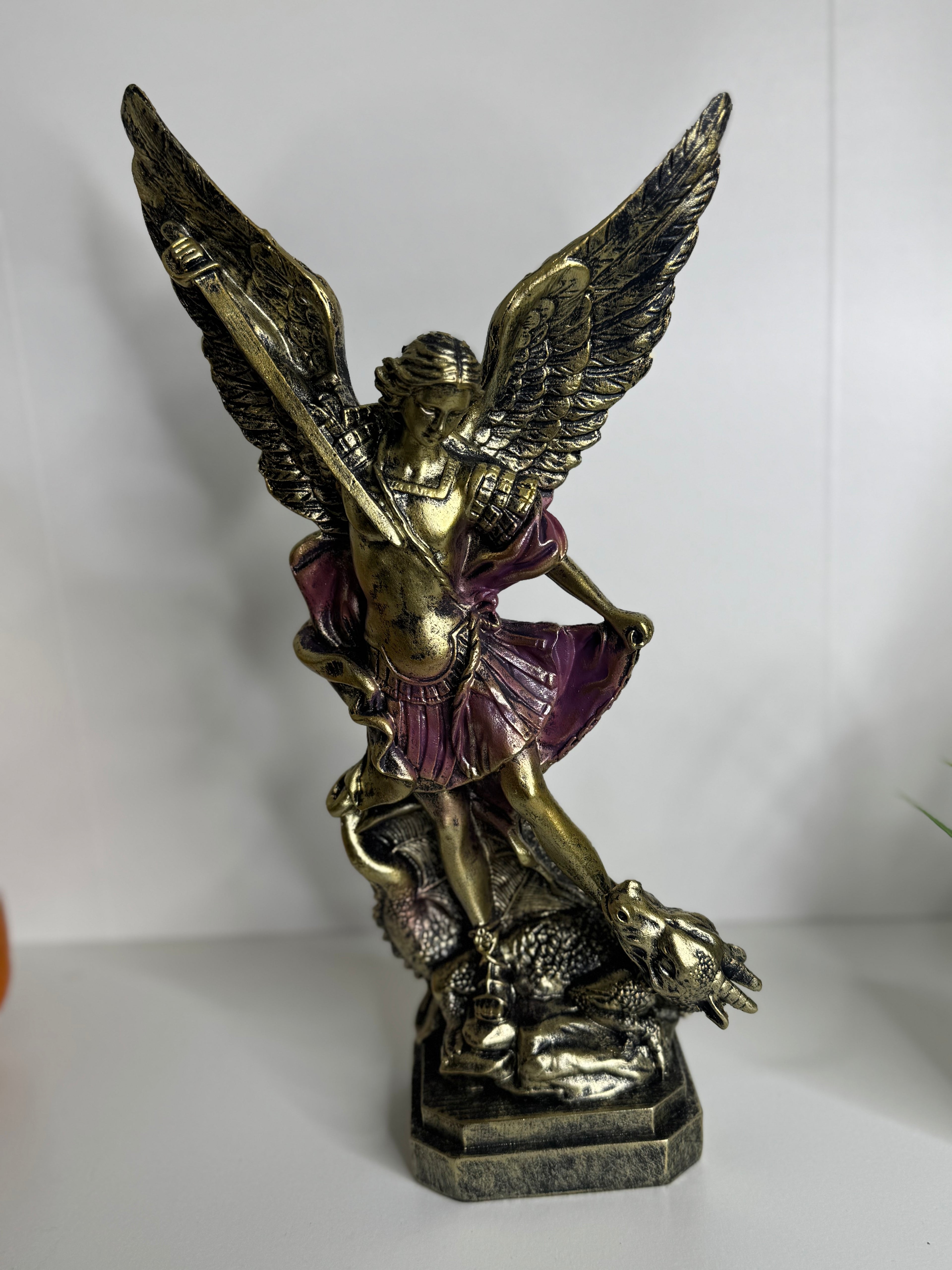 Arcángel San Miguel Figura – Protección, Justicia y Corte de Energías Negativas