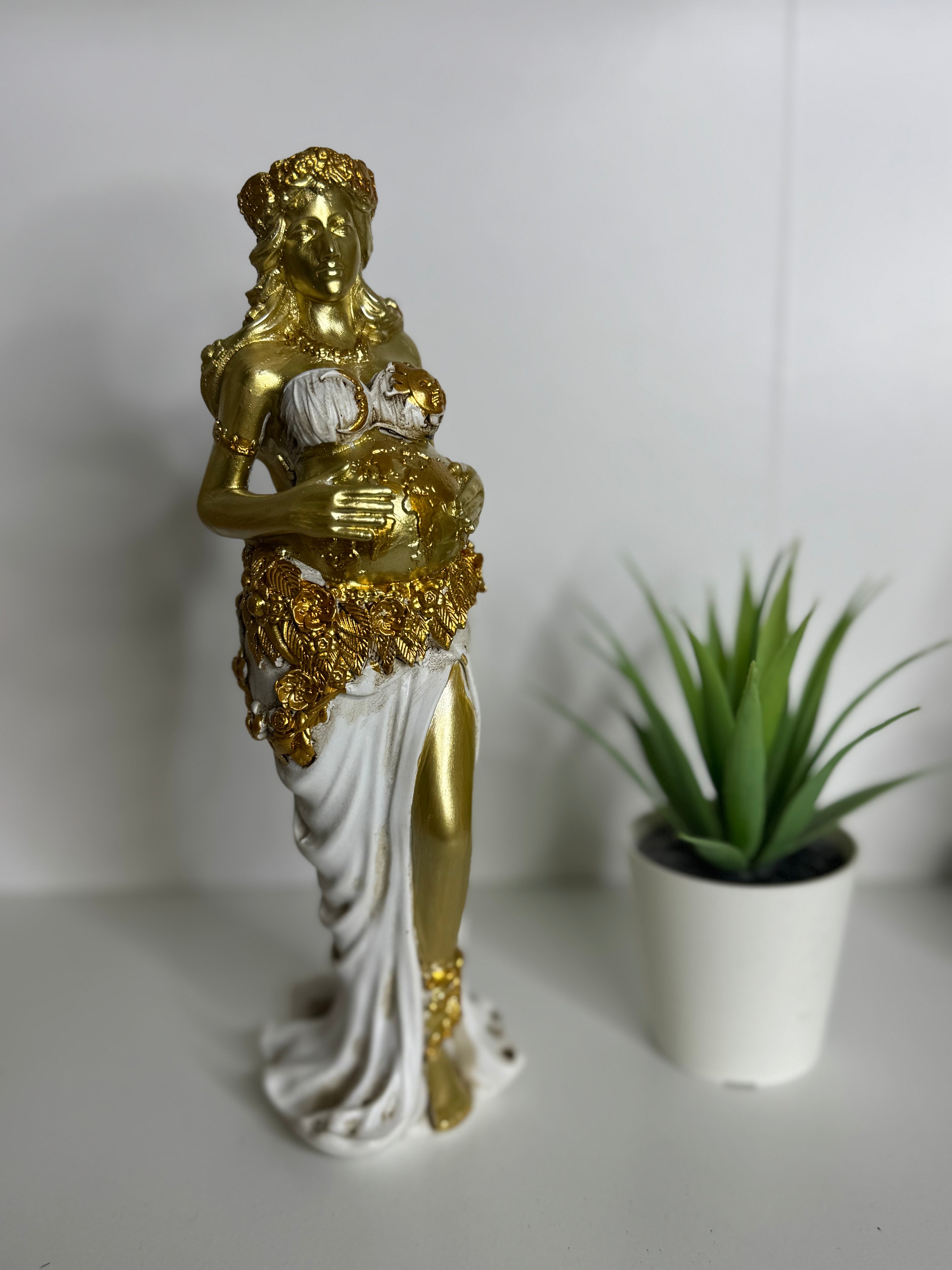 Figura Gaia de Pie – Energía Femenina, Fertilidad y Abundancia