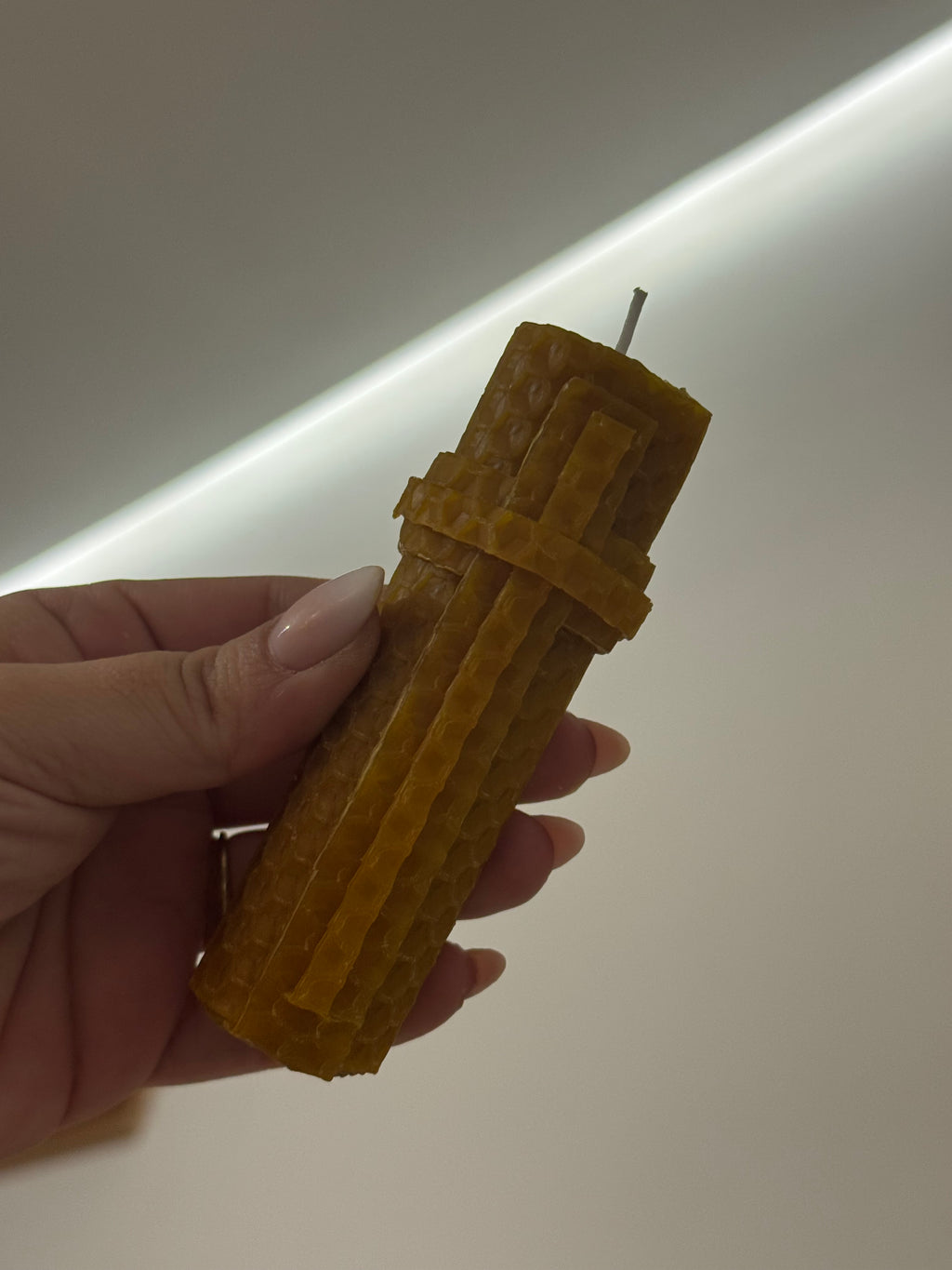 Vela de Protección con Agua Bendita – Artesanal | Renacer de Luna Shop